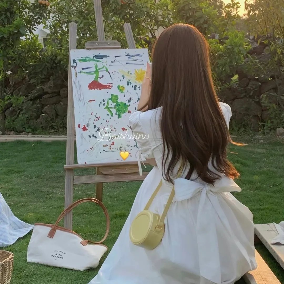 昭昭明月映孤舟